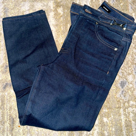 Express Mom 2 - Picture 2 of 6